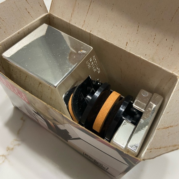 KITCHEN MATE Manual Knife Sharpener - Picture 2 of 3